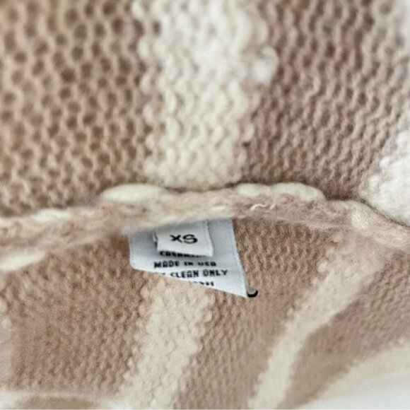 🎥 Guilty Party TV Show THE ELDER STATESMAN Cashmere Cardigan - Picture 9 of 11